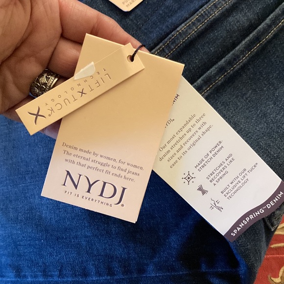 NYDJ bought on cyber Monday. Can’t return. Size large Marilyn pull on. - Picture 4 of 5